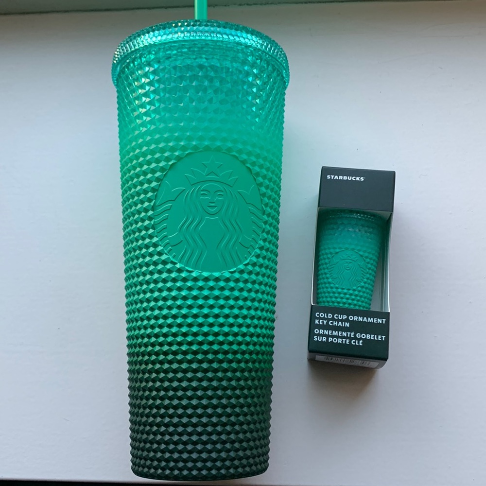 Starbucks Set 2022 Holiday Waxberry Green Ombré Venti & Key Chain